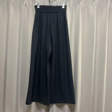 이번 시즌 아이템 개더 와이드 이지 팬츠