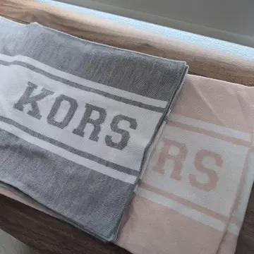 MICHAEL KORS 마이클코어스 페어 머플러