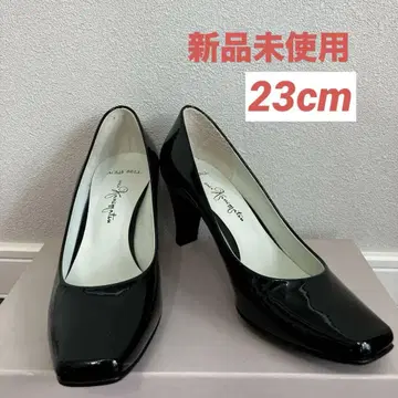긴자 카네마츠 에나멜 펌프스