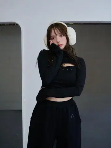 andmary Luna 로고 탑 블랙