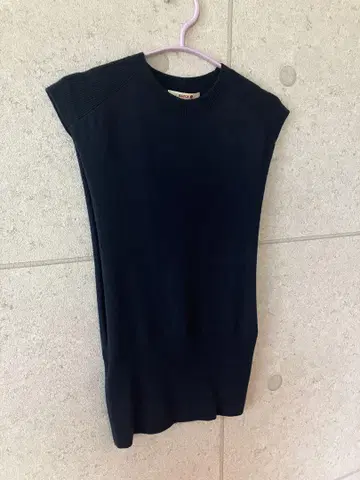 BACCA 네이비 니트 베스트