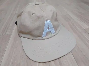 AHEAD 베이지 A 자수 캡