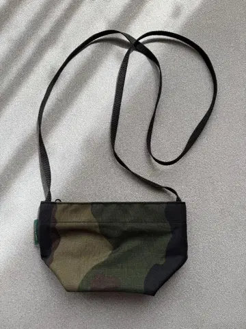 에르베샤 펠리에 카모플라주 패턴 보트형 미니백