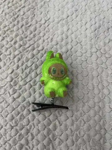 러브브 그린 컬러 캐릭터형 스프링 클립 부착