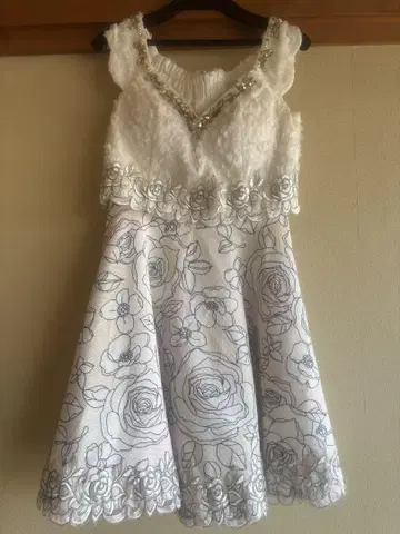 ROSE de FLEURS 꽃무늬 자수 화이트 드레스