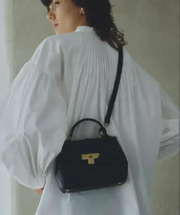 미라 오웬 키 모티브 미니 숄더백