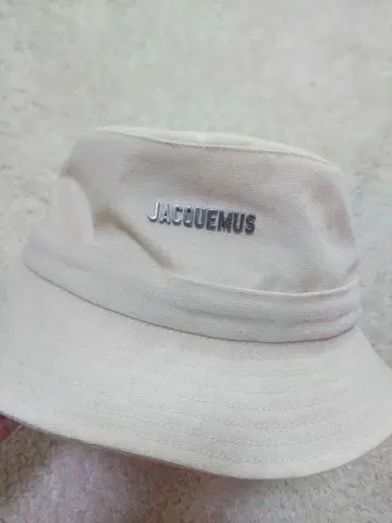 JACQUEMUS 화이트 버킷햇