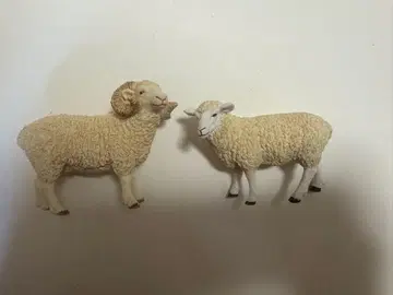 슐라이히 양 피규어 2개 세트