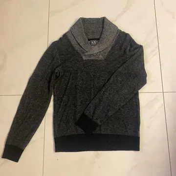 Armani Exchange 그레이 V넥 스웨터