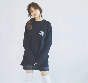 LAVANDA 라반다 우노 미사코 모노그램 롱T셔츠 긴팔 블랙