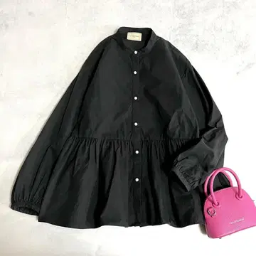 새상품급 UNITED ARROWS 펄 버튼 페플럼 블라우스 블랙