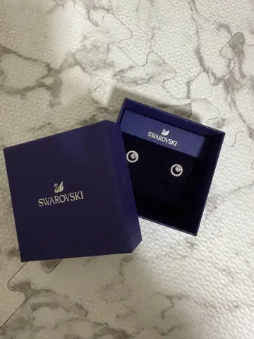 Swarovski 크리스탈 귀걸이 박스 포함