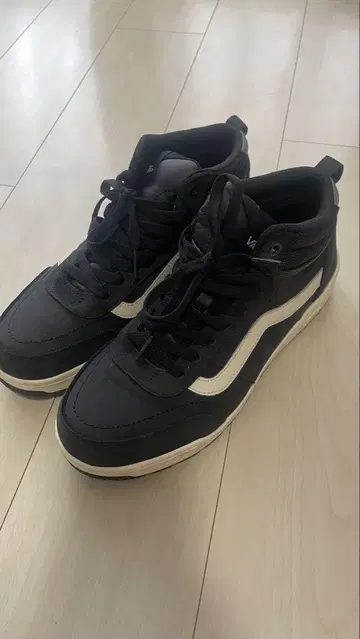 Vans 블랙/화이트 하이컷 스니커즈 27.0cm