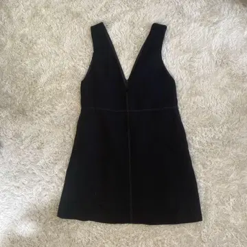 질스튜어트 슬리브리스 블랙 깊은 V넥 원피스 오버롤 스커트 S