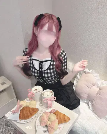 HONEY MEW 체크 무늬 반팔 상의