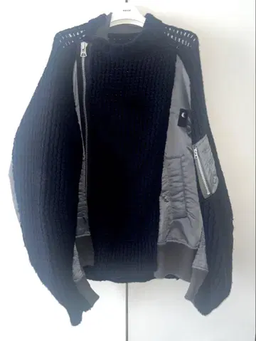 Sacai 23AW 니트 절개 블루종 / 아우터