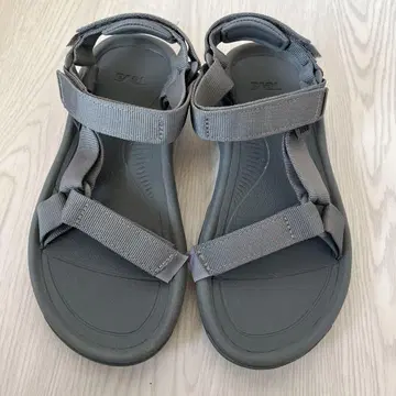 Teva 샌들 그레이