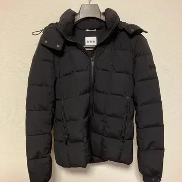 TATRAS 블랙 다운 자켓 후드 부착