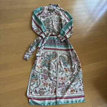 시착만 한 상품 새상품급 ZARA 자라 스카프 페이즐리 무늬 원피스 S