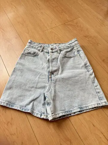 ZARA 라이트 블루 데님 숏팬츠