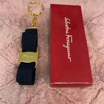 살바토레 페라가모 / 키링 리본 네이비