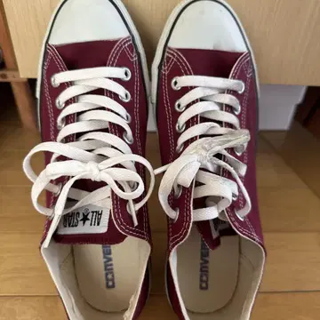 CONVERSE 버건디 스니커즈