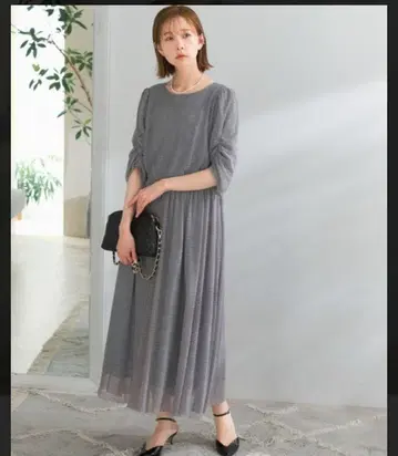 어반 리서치 ROSSO 오버 레이스 원피스 그레이 심플
