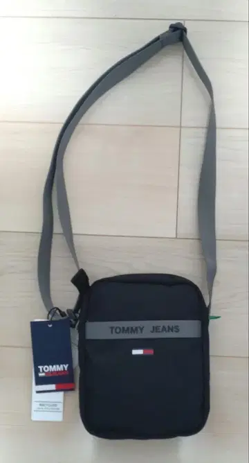 TOMMY JEANS 타미힐피거 숄더백 미사용 새상품