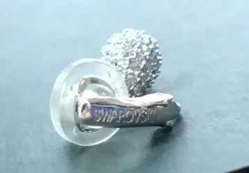 SWAROVSKI 티어드롭형 귀찌
