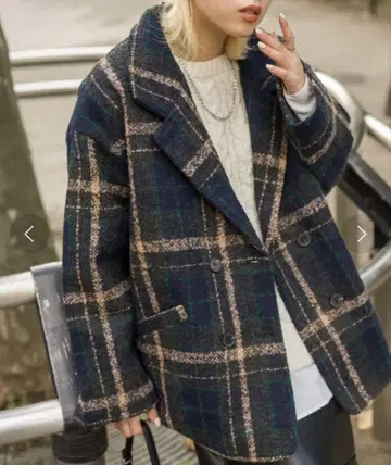 네이비 계열 체크 더블 브레스트 자켓