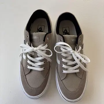 [미사용 새상품] VANS 베이지 스니커즈 스웨이드 캔버스 28cm