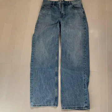 새상품 스트레이트 데님 라이트 블루 JWA 자수