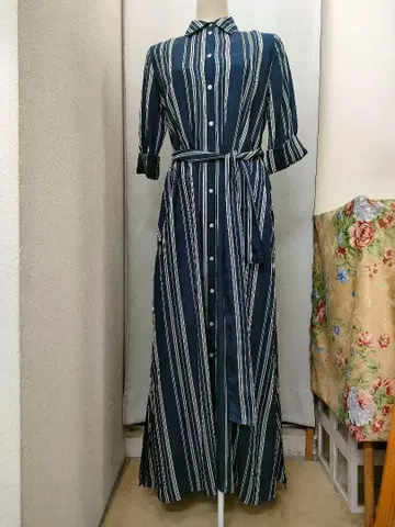 휴고보스 네이비 스트라이프 맥시 원피스