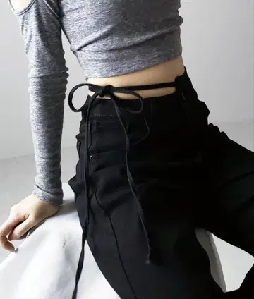 컷 아웃 사이드 리본 워시 스트레이트 데님