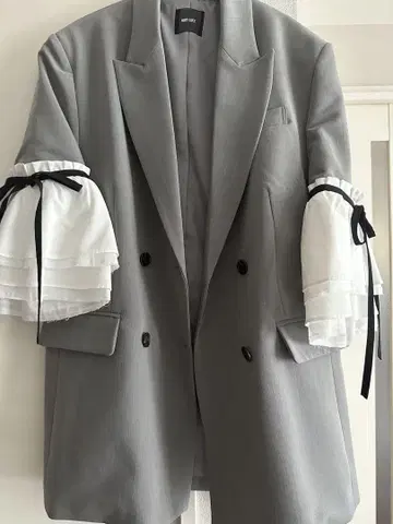 ROSY LUCE LILY FRILL JACKET 그레이