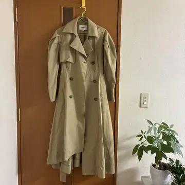 베이지 트렌치코트 허리 벨트 포함