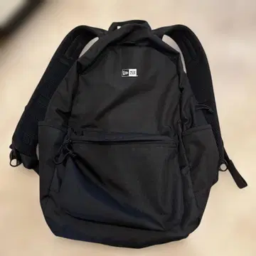 [ NEW ERA ] 블랙 백팩