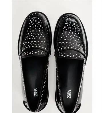 ZARA 스터드 로퍼 블랙