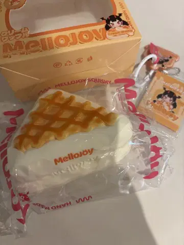 Mellojoy 스퀴즈 크림 와플 세모