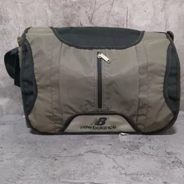 [ newbalance ] 뉴발란스 카키 무지 숄더백