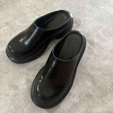 LOWRYSFARM 크로그 샌들 M 블랙