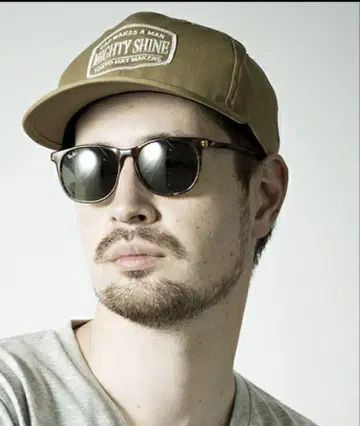 Mighty Shine SHORT CAP 베이지 일본제