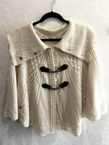 axes femme 아이보리 니트 케이프 코트