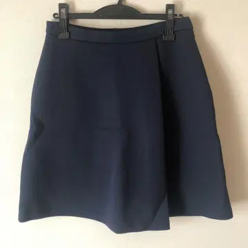 네이비 플레어 스커트 무릎 기장