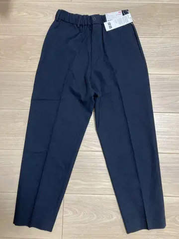 명작 새상품 UNIQLO U 와이드 핏 테이퍼드 팬츠 S 사이즈 네이비