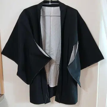 블랙 겉옷 기하학 패턴 안감
