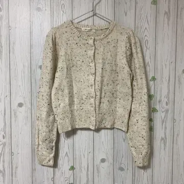 UNE MANSION 실버 버튼 리브 숄더 퍼프 블러 니트 가디건