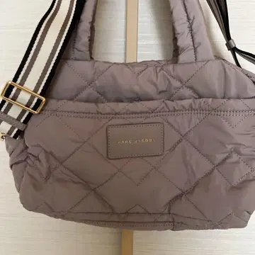 MARC JACOBS 퀼팅 숄더 토트백 스트랩 포함