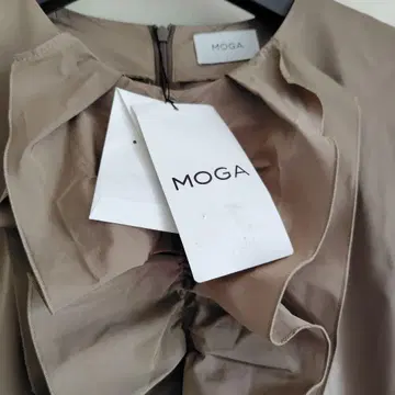 MOGA 프릴 베이지 셔츠 원피스