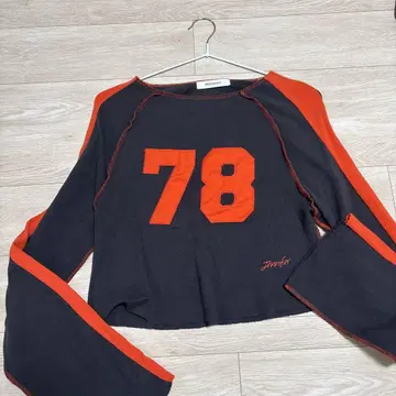 MOUSSY 넘버 프린트 긴팔 T셔츠 78